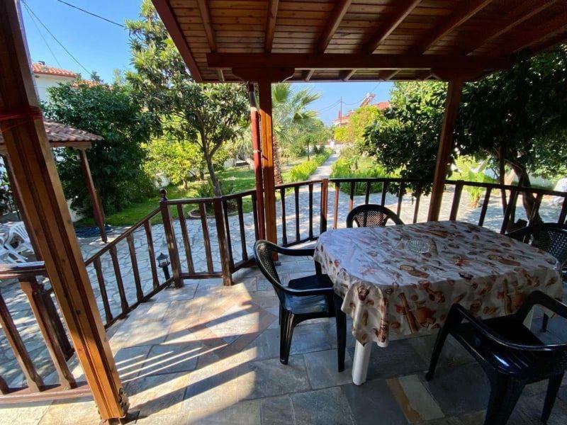 Menelaos Apartments レフォカストロ エクステリア 写真