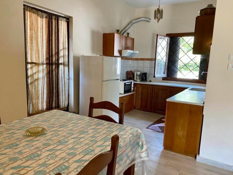 Menelaos Apartments レフォカストロ エクステリア 写真